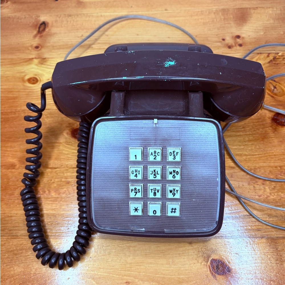 Vintage 1972 GTE Automatic Electric Desk Phone TouchTone Push Button Brown Heavy